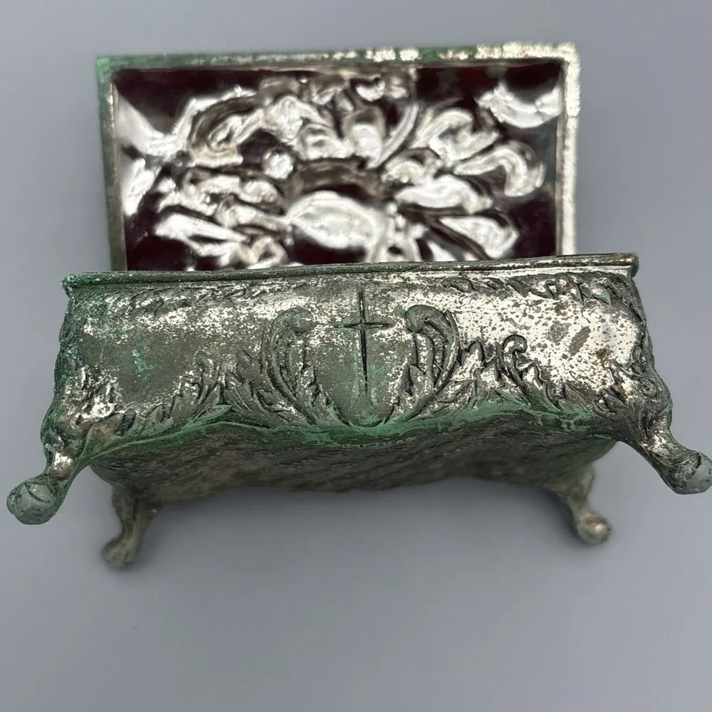 Vintage Metal Jewelry Box Trinket Footed Velvet Lining Cross Religious Patina‎